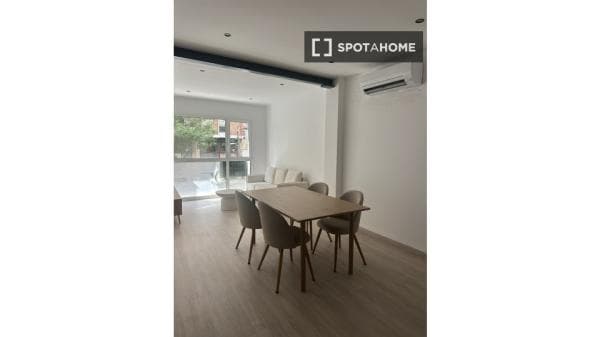Piso en alquiler en C. de Sicília , Barcelona thumbnail 1