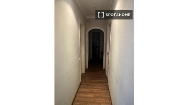 Habitación en piso compartido en alquiler, El Raval, Barcelona thumbnail 2