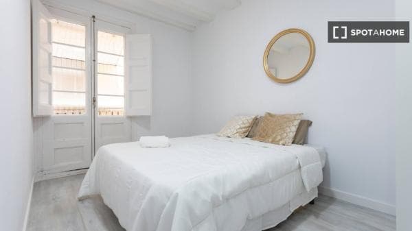 Habitación en piso compartido en barcelona. photo 1