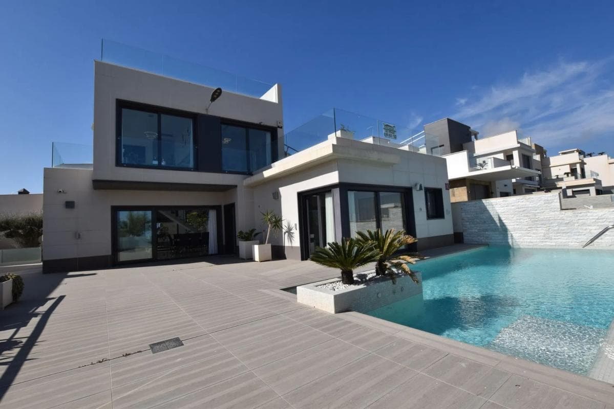 Properties for sale and rent in Spain photo 5