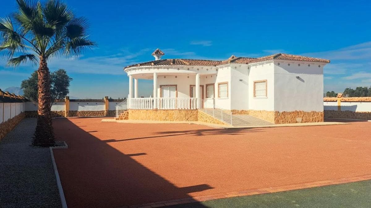 Propiedades en venta y alquiler en España photo 2