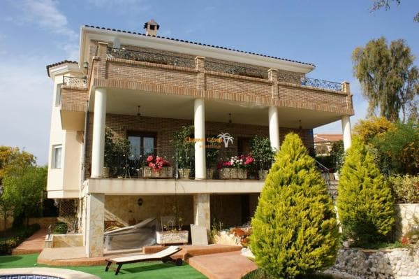 Casa independiente en calle de los Almendros thumbnail 2