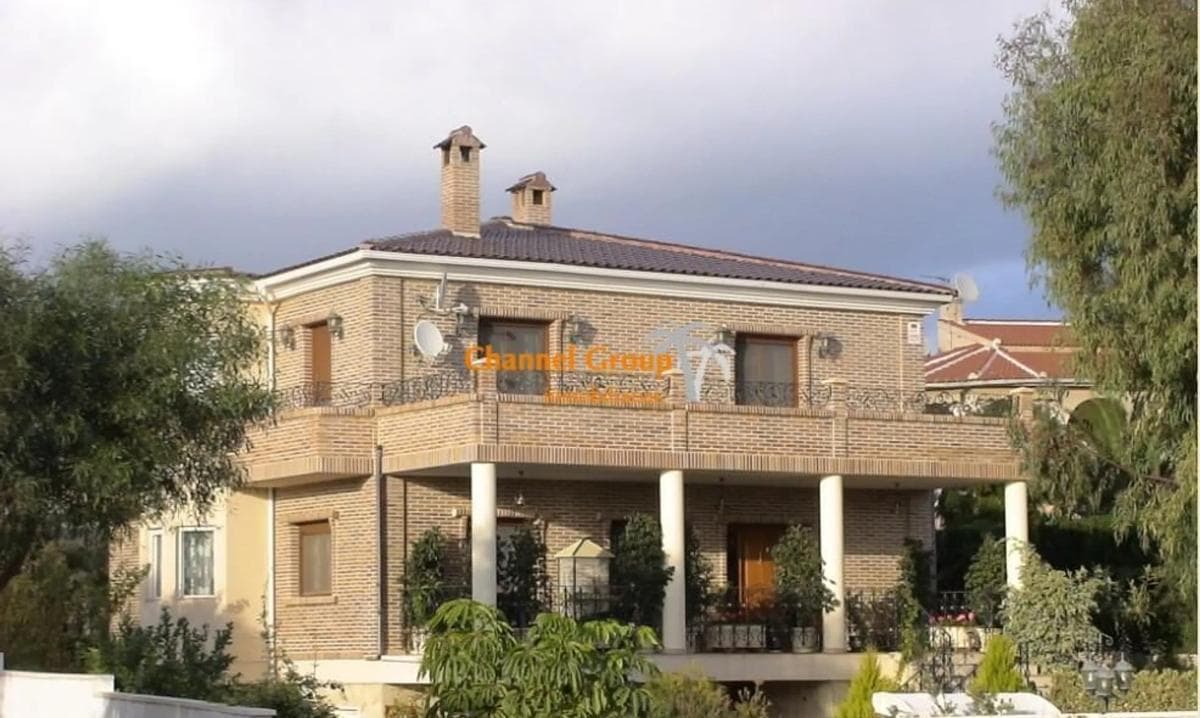 Properties for sale and rent in Spain photo 4