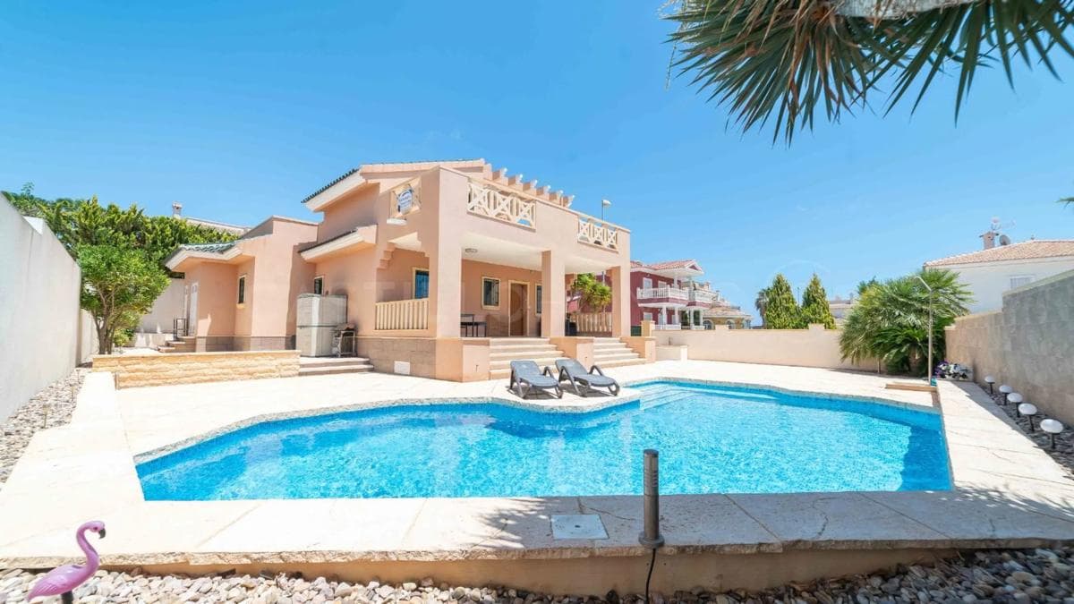 Propiedades en venta y alquiler en España photo 5
