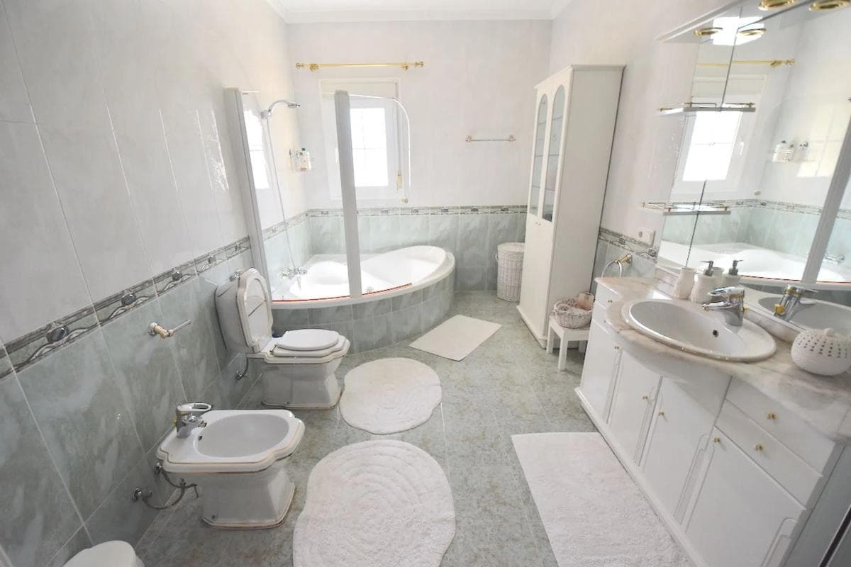 Properties for sale and rent in Spain photo 4