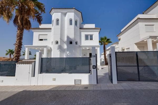 Casa independiente en calle Winston Churchill, 2 thumbnail 2