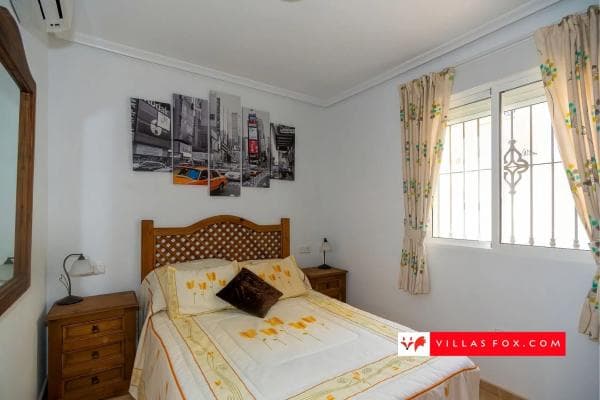 Chalet independiente en venta en Calle la Casa Grande, San Miguel de Salinas
thumbnail 1