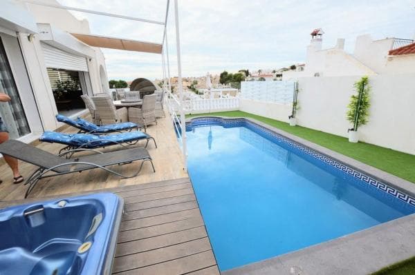 Casa independiente en calle Guadarrama thumbnail 1