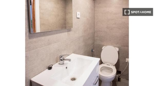 Estudio en alquiler en Rambla del Raval, Barcelona photo 1