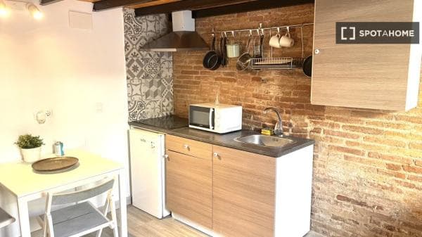 Estudio en alquiler en Rambla del Raval, Barcelona thumbnail 1