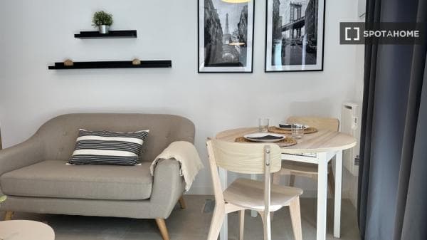 Apartment for rent in C. Guitarra , Madrid thumbnail 2