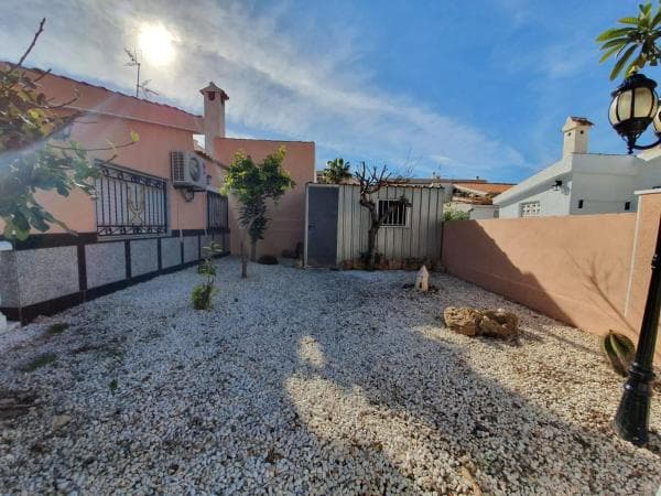 Casa independiente en calle Gabriela Mistral thumbnail 2