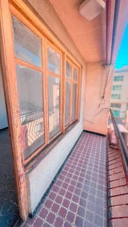 Edificio de uso mixto en calle 8 de Marzo thumbnail 2