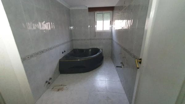 Edificio de uso mixto photo 2