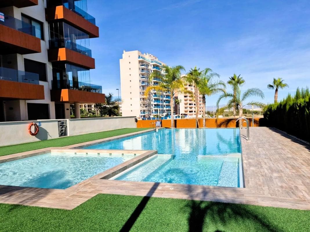 Venta de piso en Avenida del Puerto, Guardamar del Segura
photo 5