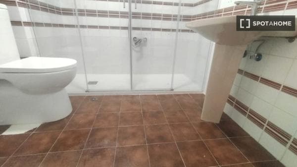 Habitación en piso compartido en valència thumbnail 2