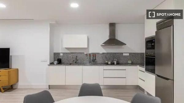 Apartment for rent in Av. de Menéndez Pelayo , Madrid thumbnail 2