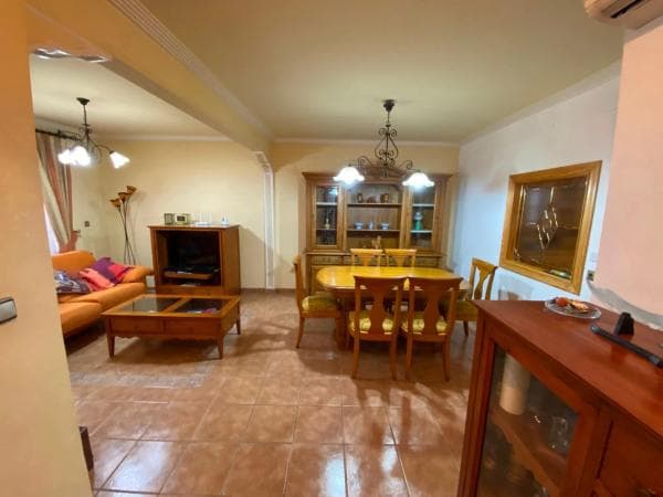 Chalet wolnostojący na sprzedaż w Calle de Colón, Saks thumbnail 1
