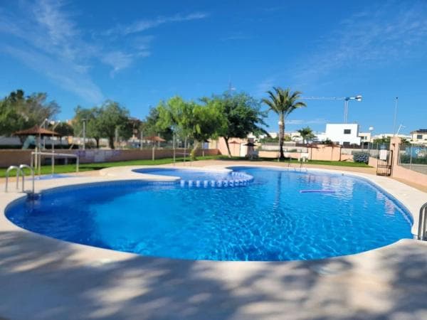 Chalet adosado photo 2