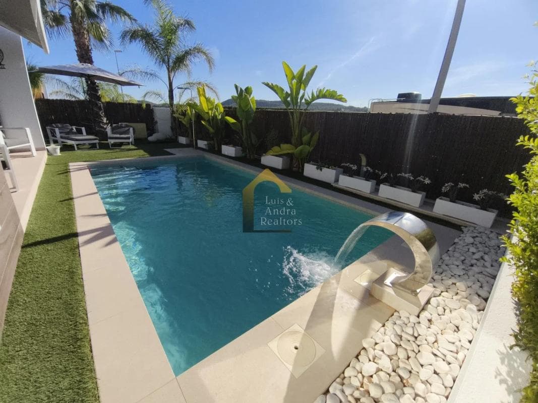 Venta de chalet independiente en Desamparados-Hurchillo-Torremendo, Orihuela
photo 3