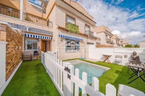 Chalet pareado photo 1