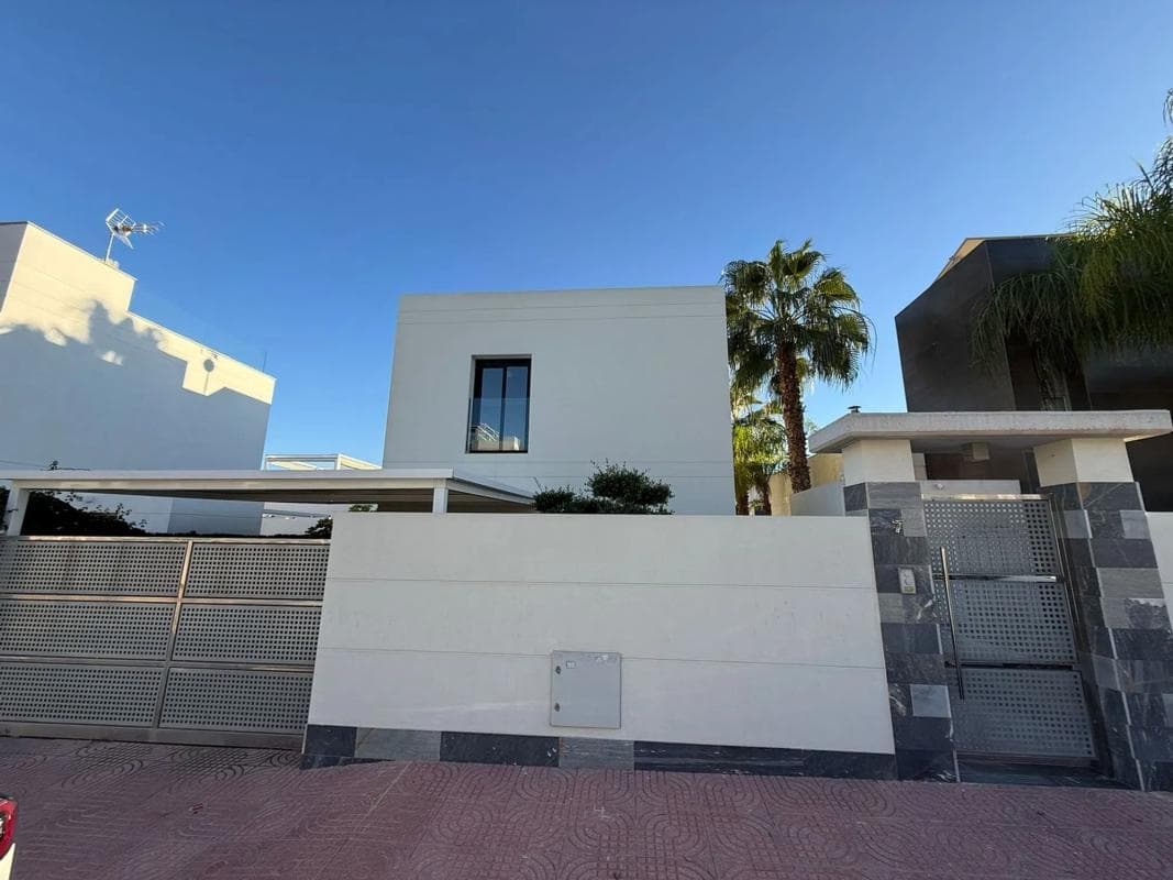 Properties for sale and rent in Spain photo 5