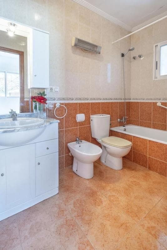 Недвижимость на продажу и в аренду в Испании photo 2