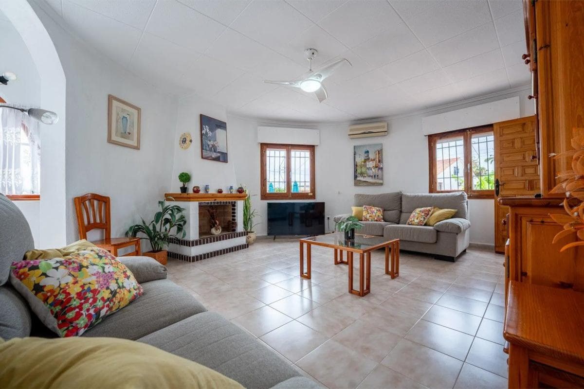 Venta de chalet independiente en Barrio La Siesta - El Salado - Torreta, Torrevieja
photo 2