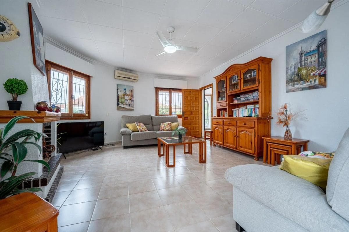 Venta de chalet independiente en Barrio La Siesta - El Salado - Torreta, Torrevieja
photo 4