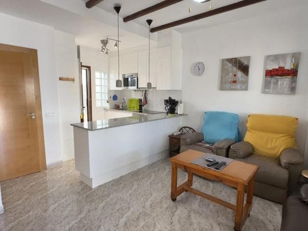 Chalet adosado en calle Doctor Alexander Fleming, 75 thumbnail 2