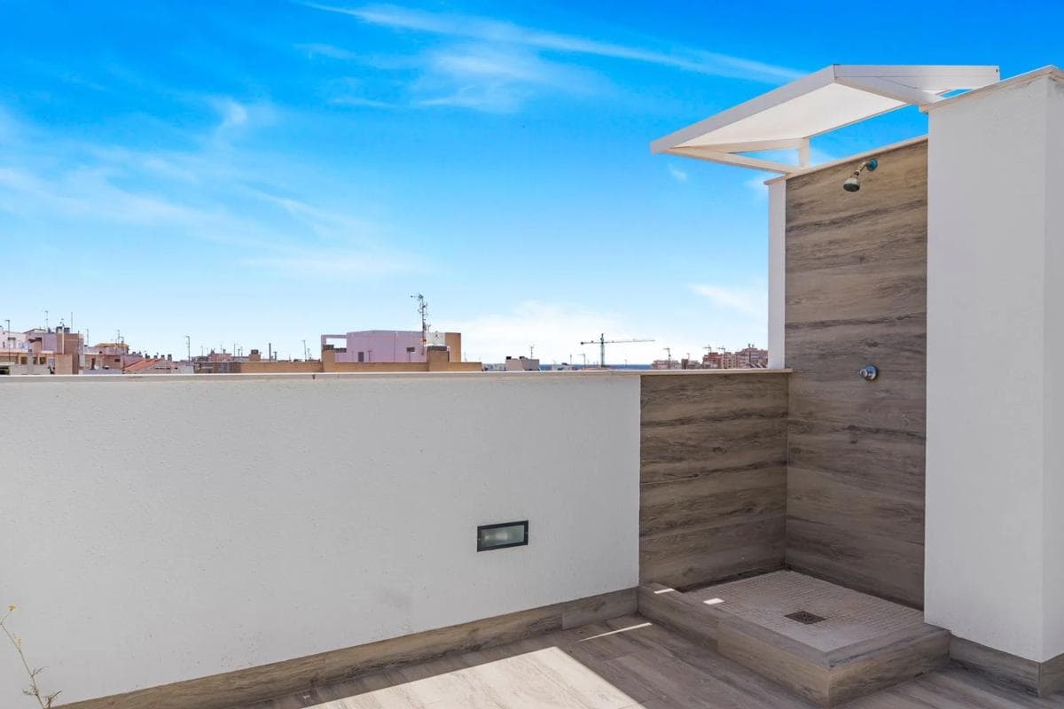 Penthouse sale in Calle Vicente Blasco Ibáñez, 111, Torrevieja photo 2
