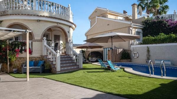 Casa independiente en calle Belgica, 41 C thumbnail 1