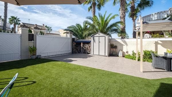 Casa independiente en calle Belgica, 41 C thumbnail 2