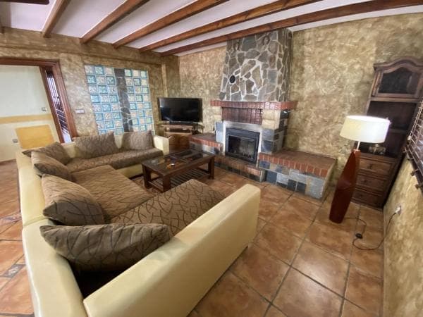 Casa independiente en calle Alcoraya s/n thumbnail 2
