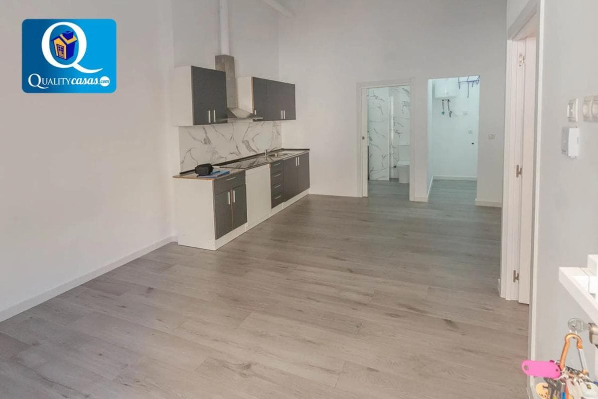 Venta de piso en Barrio La Florida, Alicante / Alacant
photo 2