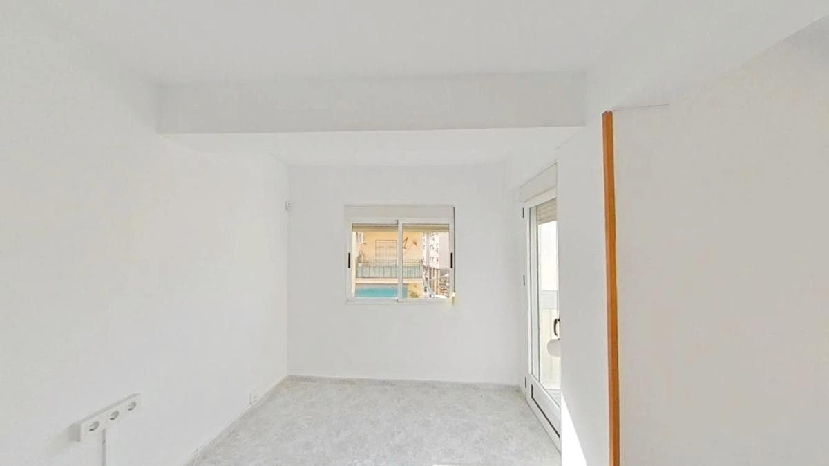 Venta de piso en Barrio Carolinas Altas, Alicante / Alacant
photo 2