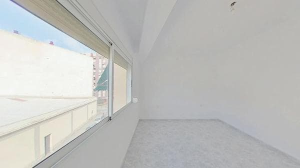 Piso en venta en Barrio Carolinas Altas, Alicante / Alacant
thumbnail 2