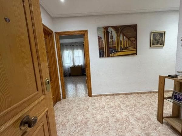 Piso en venta en CL ALBEROLA ROMERO, 4, Alicante / Alacant
photo 1