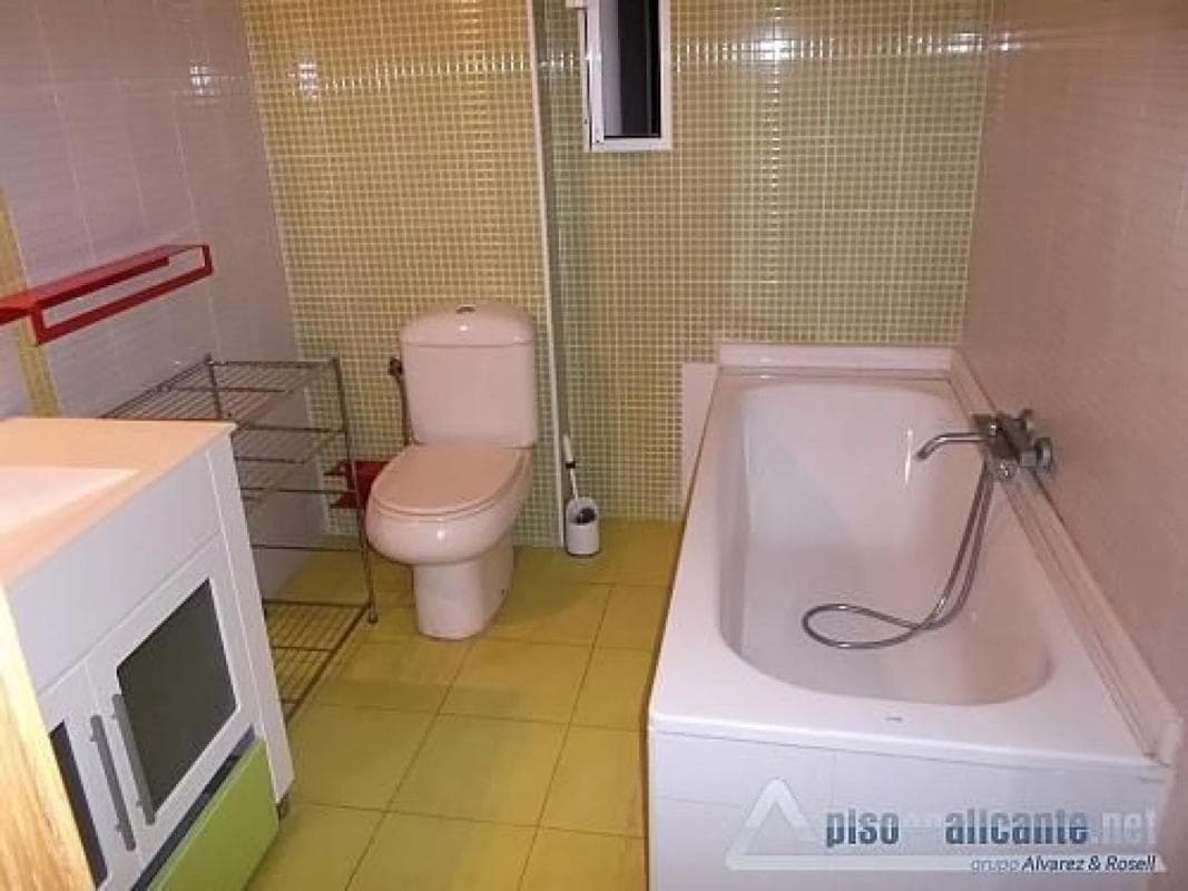Sale of apartment in Barrio Los Ángeles, Alicante
photo 2