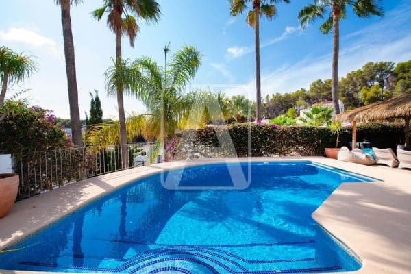 Chalet independiente en venta en Cala Advocat - Baladrar, Benissa
photo 1