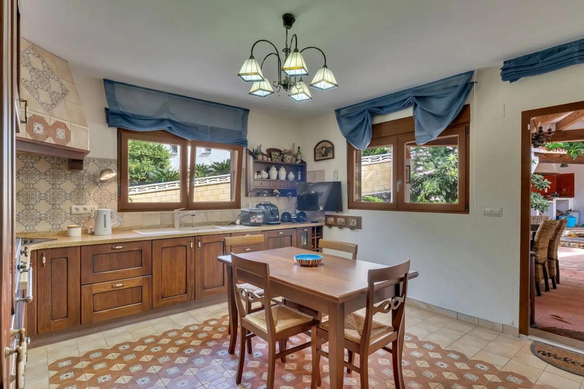 Properties for sale and rent in Spain photo 3