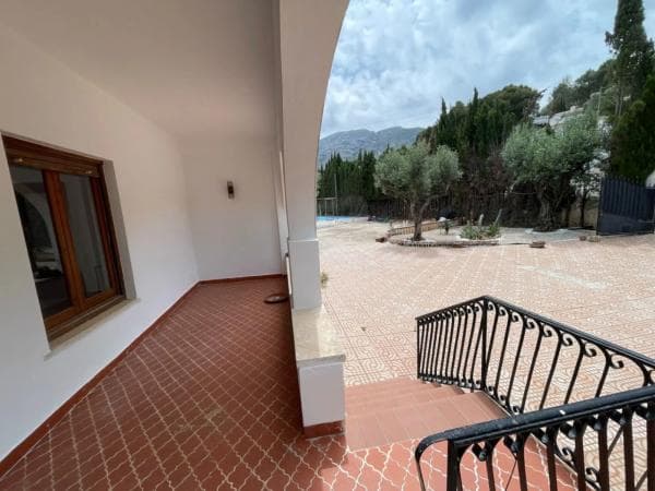 Casa independiente en calle Pal·las thumbnail 1