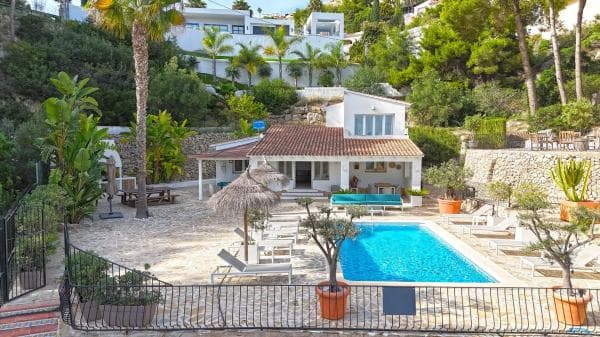 Casa independiente en calle Beniarrés thumbnail 1