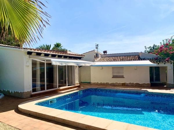 Chalet independiente en venta en Benimeit-Tabaira, Moraira
photo 1