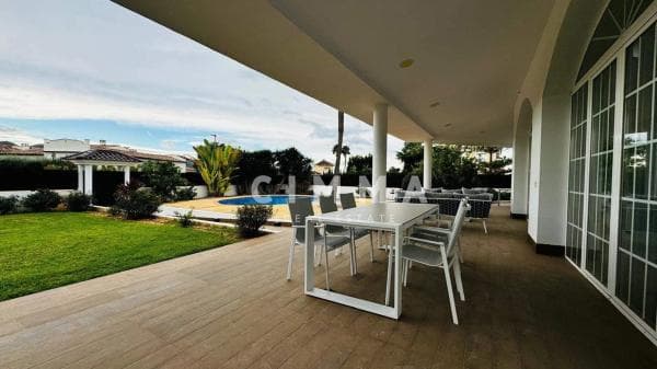 Casa independiente en calle Tenerife photo 1