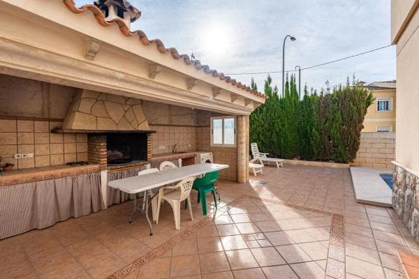 Chalet independiente en venta en Calle Marina Alta, Alfaz del Pi
photo 1