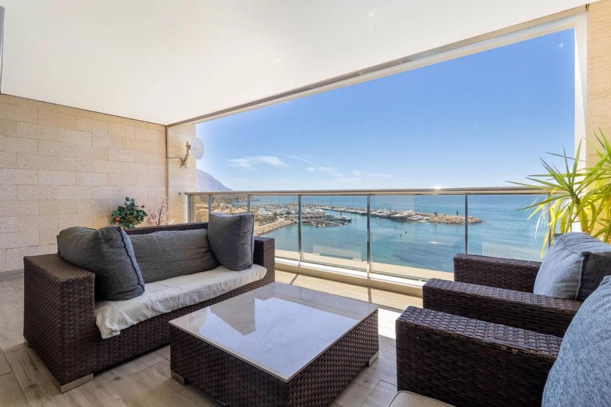 Sale of apartment in Zona de Mascarat, Altea
photo 3