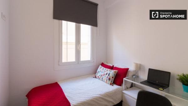 Se alquila habitación en piso compartido en Vila de Gràcia, Barcelona photo 1