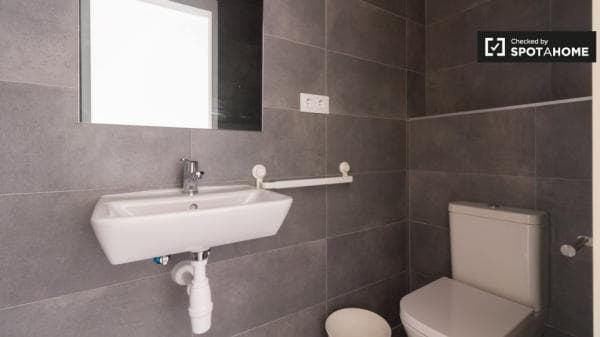 Se alquila habitación en piso compartido en Vila de Gràcia, Barcelona thumbnail 2