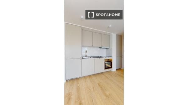Apartment for rent in C. de Gallur , Madrid photo 1